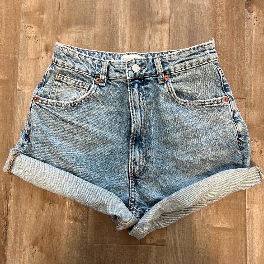 Zara Light Blue High Waisted Mom Jean Shorts